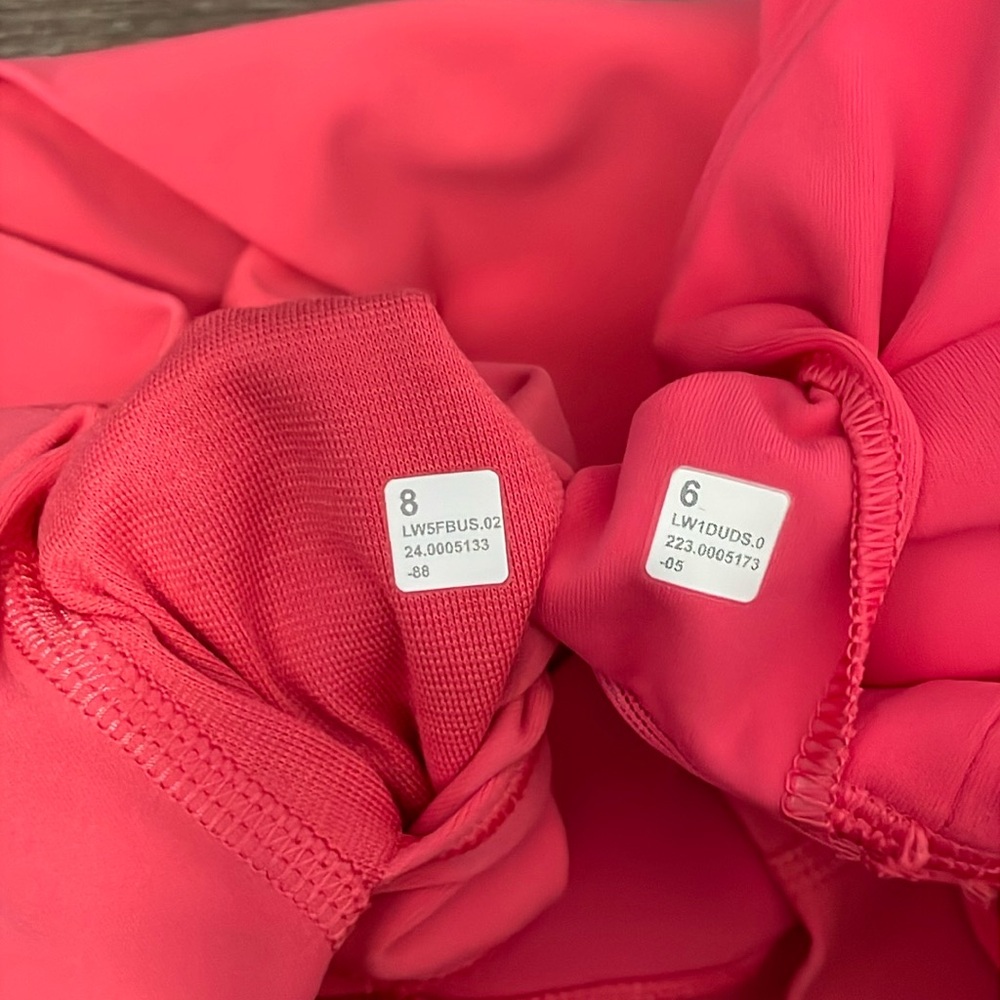 **SOLD** Like New Lululemon Align Set. Size Top 6/Bottom 8 - Picture 6 of 10